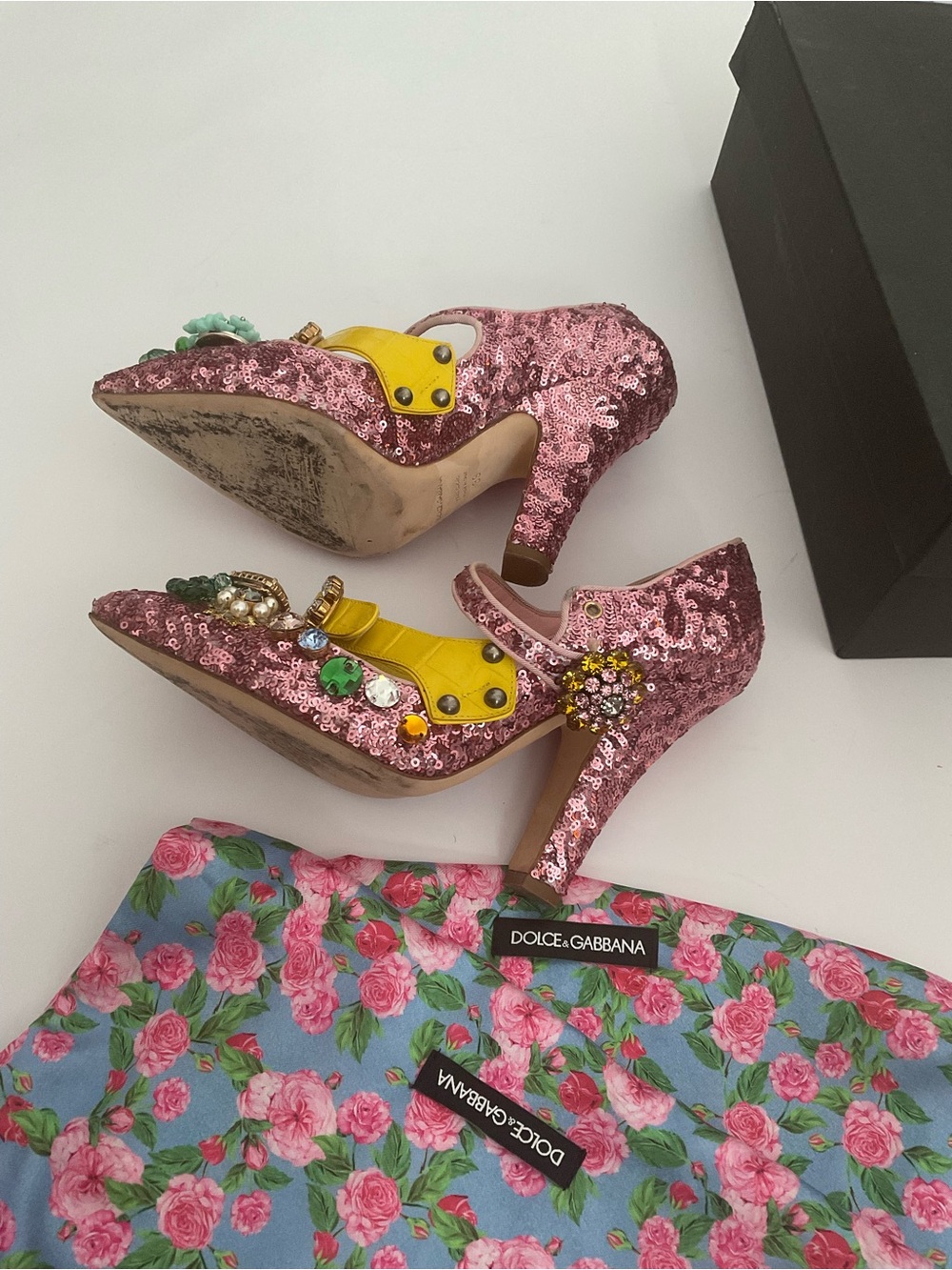 Dolce & Gabbana Pink Embellished Pointed-Toe Flats - Picture 15 of 16